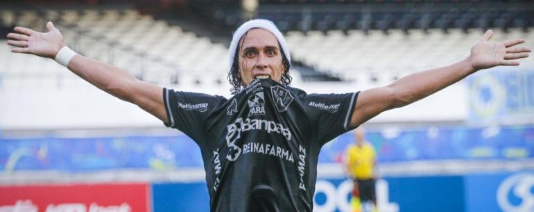 Nicolas marcou dois gols de cabeça para o Paysandu