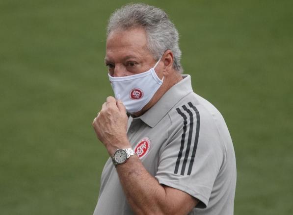 Abel diz que conversou com presidente do Inter, mas segue com futuro indefinido
