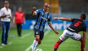 Churín mostra alívio com gol e prevê Grêmio brigando por títulos