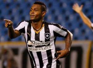 Atacante polêmico se coloca à disposição do Botafogo: 