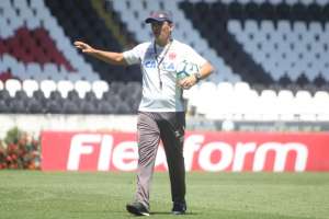 Torcida do Vasco pede por 'salvador' em campanha nas redes sociais