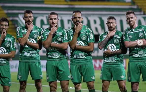 Chapecoense derrota o Paraná