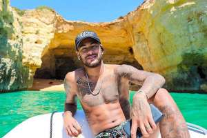 Neymar aluga jatinho para buscar musas para sua festa de ano novo