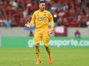Diego Alves tem lesão confirmada e Flamengo não tem previsão a volta do goleiro