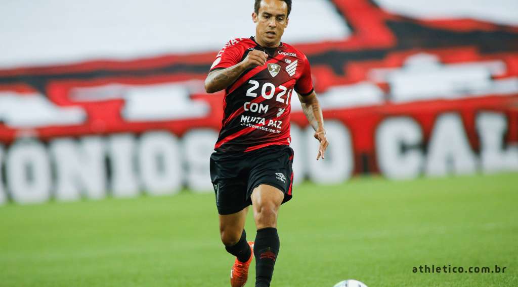 Jadson voltou a vestir a camisa do Athletico