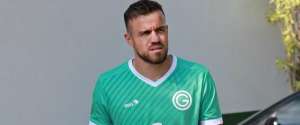 Ex-zagueiro do Palmeiras testa positivo para Covid-19 e desfalca Goiás