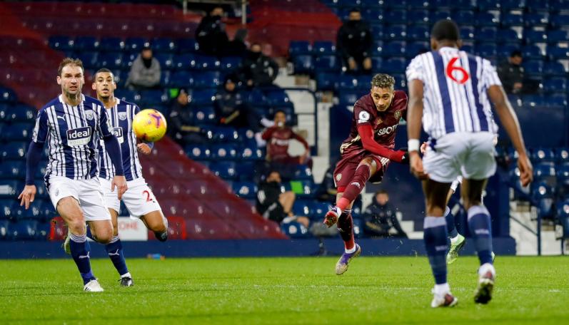 INGLÊS: West Bromwich leva 5 a 0 do Leeds um jogo após segurar o líder Liverpool