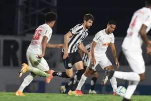 Santos prorroga empréstimo de ex-zagueiro da Ponte Preta