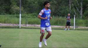 Série C: Atacante do Vila Nova sente dores e pode ser desfalque contra o Brusque