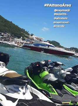 Neymar deixa polêmica em Mangaratiba e aparece em Balneário Camboriú com ‘parças’