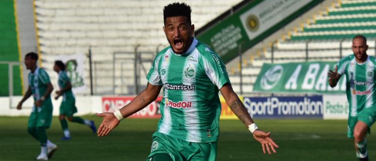 Rogério marcou golaço de bicicleta (Foto: Arthur Dallegrave/EC Juventude) Rogério marcou golaço de bicicleta (Foto: Arthur Dallegrave/EC Juventude)