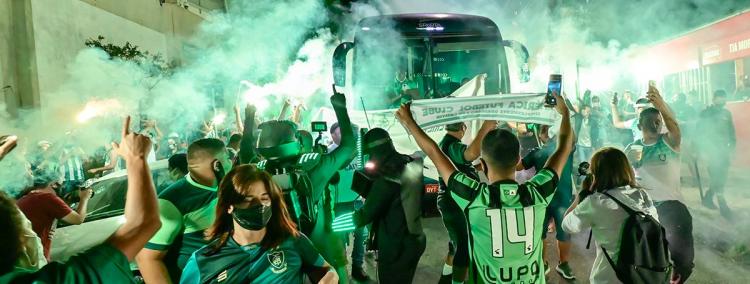 Copa do Brasil: São Paulo e América-MG são recebidos com ‘corredor de fogo’