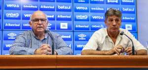 Presidente Grêmio fala sobre possível saída de atacante e situação de Renato Gaúcho