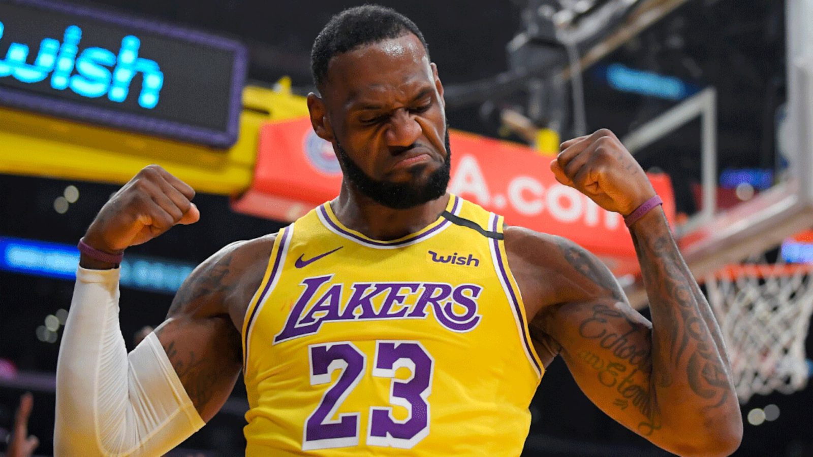 Los Angeles Lakers derrota San Antonio Spurs com LeBron de volta