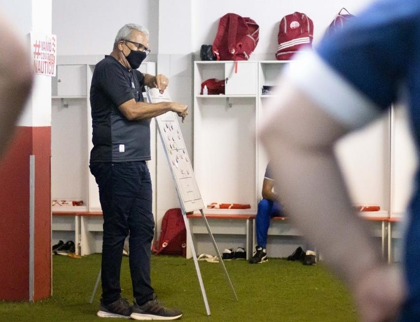 Série B: Náutico perde Hélio dos Anjos e Dadá Belmonte por COVID-19
