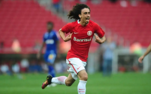 Sem atuar pelo Inter desde 2017, Valdívia se despede: 'Encontrei a felicidade'