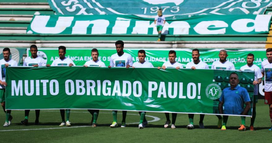 Jogadores homenagearam o presidente Paulo Magro, vítima da COVID-19 - Márcio Cunha/ACF