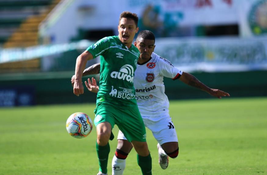 SÉRIE B: Em dia de empates, Chapecoense perde a liderança e Vitória se complica