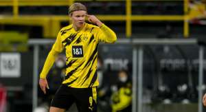 Diretor executivo do Dortmund afirma estar confiante sobre permanência de Haaland