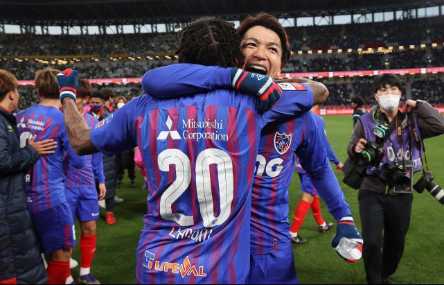 Com 24 mil pessoas no estádio Nacional, FC Tokyo conquista Copa da Liga Japonesa