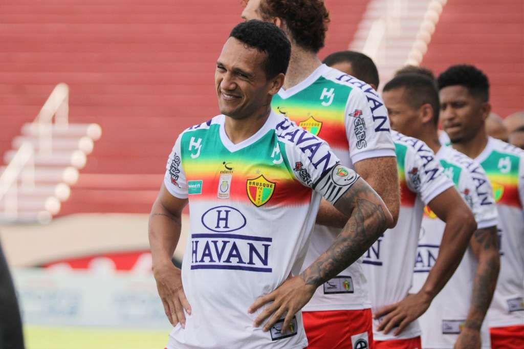 Jogadores do Brusque perfilados. Foto: Twitter/Brusque FC
