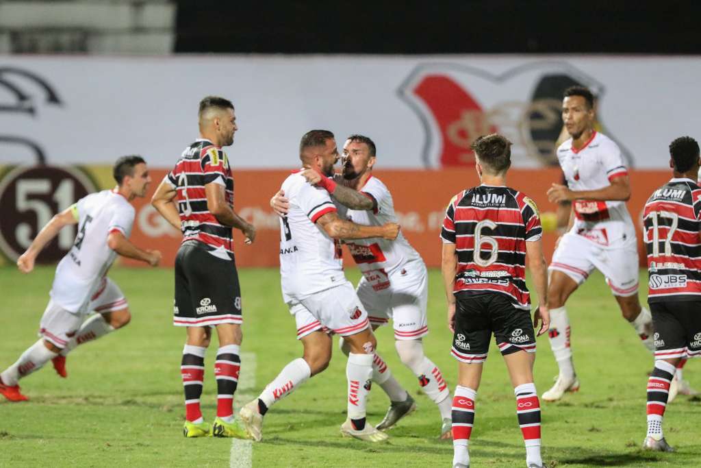 Jogadores do Ituano comemoram gol contra o Santa Cruz. Foto:Marlon Costa/Divulgação