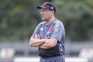 Apresentado, Luxemburgo diz que aceitou proposta do Vasco por não ser 'covarde'