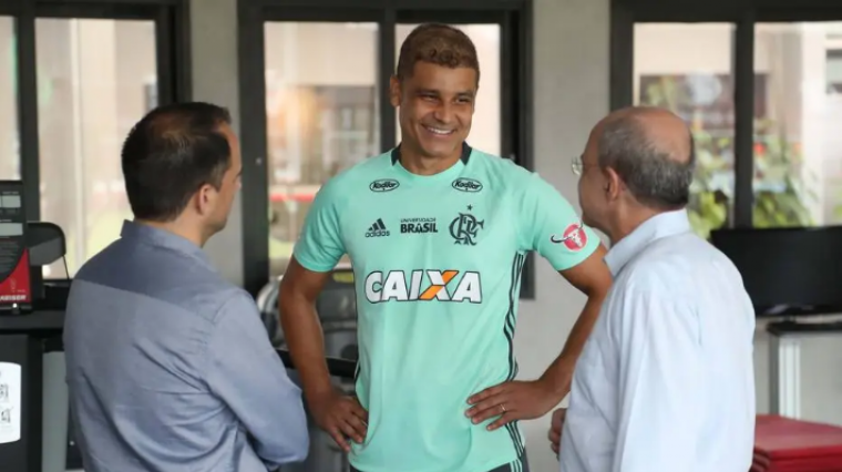 Ex-Flamengo, Ederson critica médicos após jovem zagueiro se aposentar: 'Incompetentes' (Foto: Gilvan de Souza/Flamengo)
