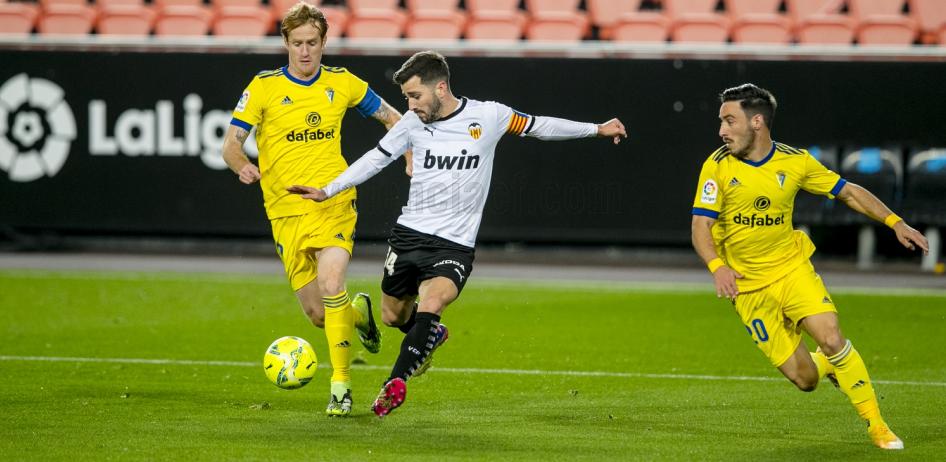 ESPANHOL: Valencia arranca empate com o Cádiz e deixa a zona de rebaixamento