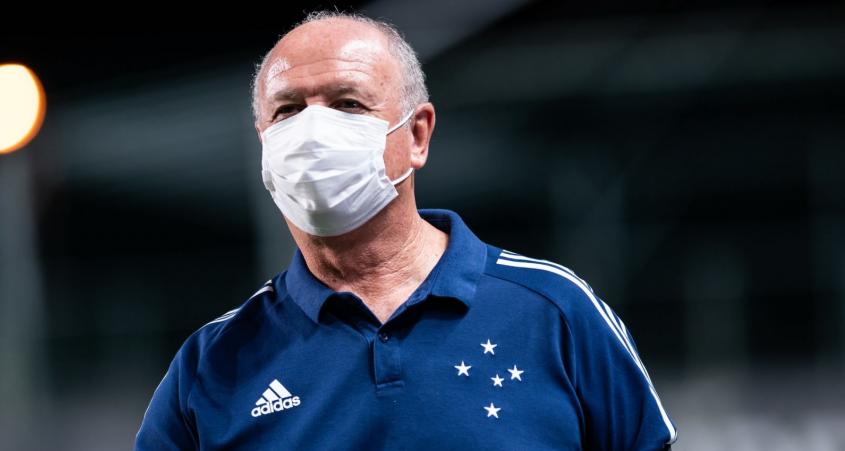 Com ex-Corinthians suspenso e “bichado” no DM, Cacá volta a ser opção no Cruzeiro