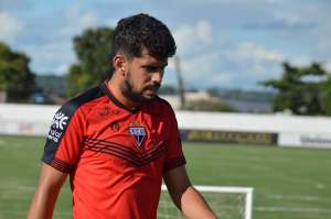 Atacante do Atlético Goianiense exige concentração para duelo contra o Vasco