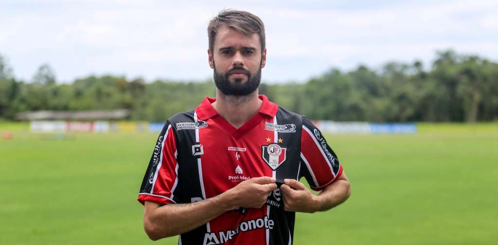 Douglas Packer foi anunciado como reforço do Joinville (Foto: Divulgação/Joinville)
