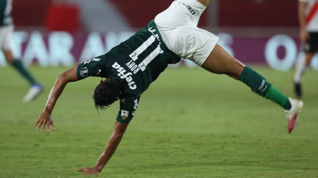 Palmeiras exalta escolha da estratégia, mas pede pés no chão na volta