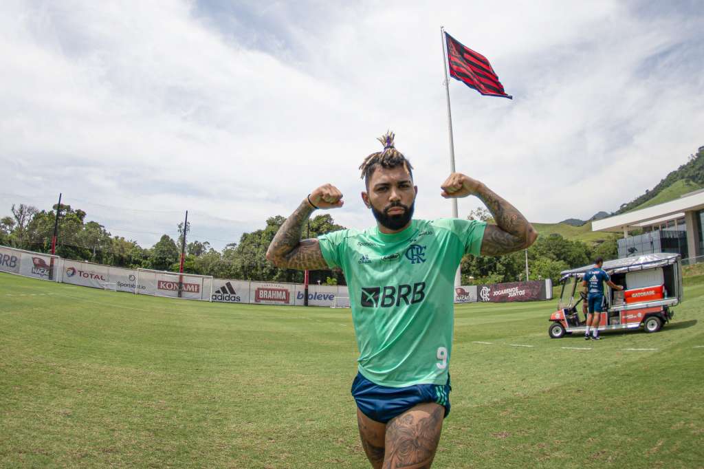 Gabriel tenta manter Fla na briga pela taça e Flu quer desencantar por vaga no G6