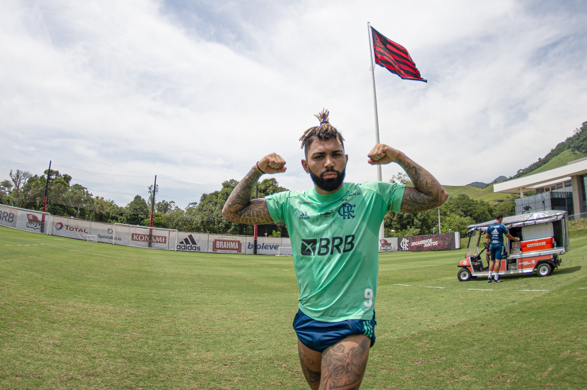 Gabriel tenta manter Fla na briga pela taça e Flu quer desencantar por vaga no G6