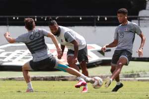 Série C: Santa Cruz realiza penúltimo treino em Recife antes de duelo contra o Vila Nova