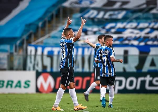 Artilheiro parabeniza elenco do Grêmio por vitória: “Muito importante”