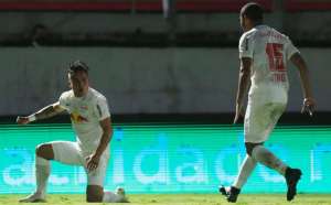 Lateral reconhece atuação 'muito abaixo' do São Paulo: 'Não tem explicação'