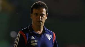 Diniz admite um dos seus 'piores jogos' e evita comentar atrito com Tchê Tchê