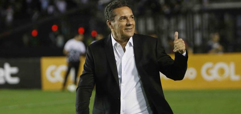 Na estreia de Luxemburgo, Vasco quer vitória em Goiânia para escapar da degola