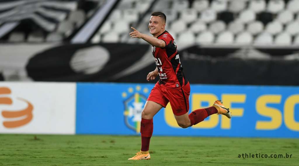 Renato Kayzer, atacante do Athletico Paranaense, não jogará o Athletiba. Foto: Twitter/Athletico Paranaense