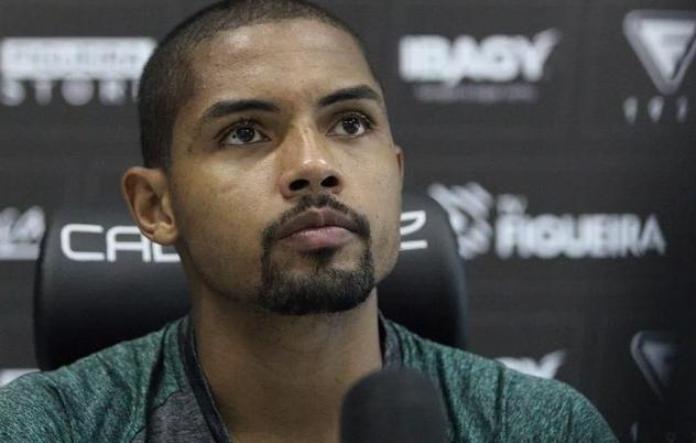 Renan Luís fala em buscar a vitória contra CSA para Figueirense seguir fora da degola