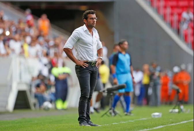 Após demissão de Chamusca, Fortaleza se aproxima de técnico ex-Botafogo