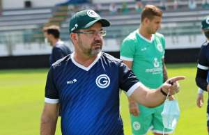 Fortaleza desiste de ex-Botafogo e anuncia ex-técnico de Goiás e Ceará