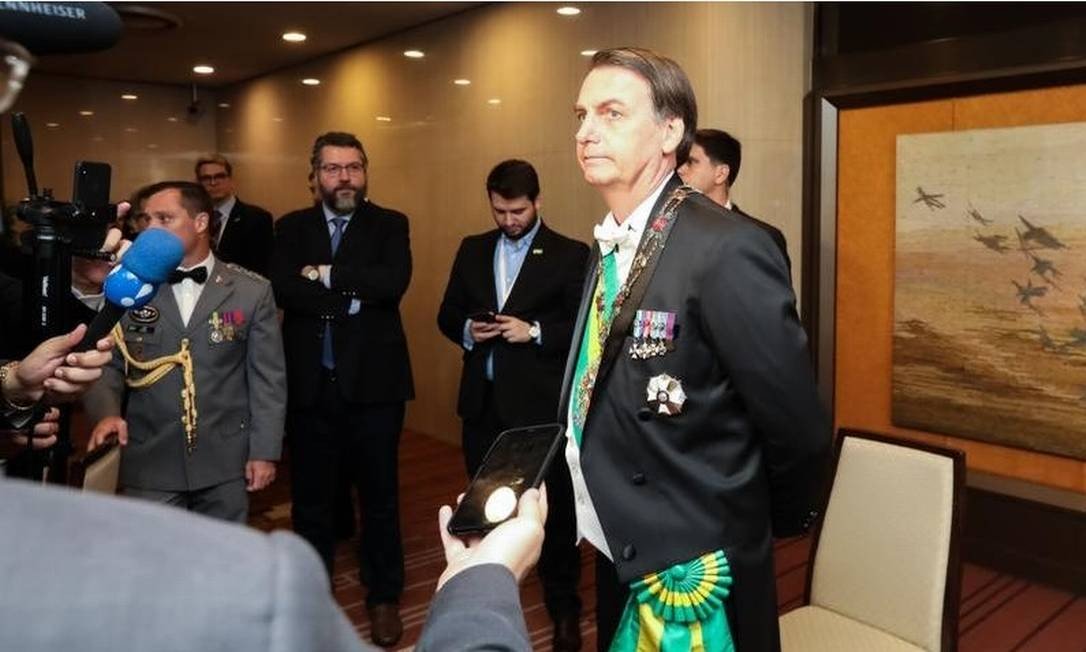 Bolsonaro encontra ministro japonês e recebe convite para abertura da Olimpíada