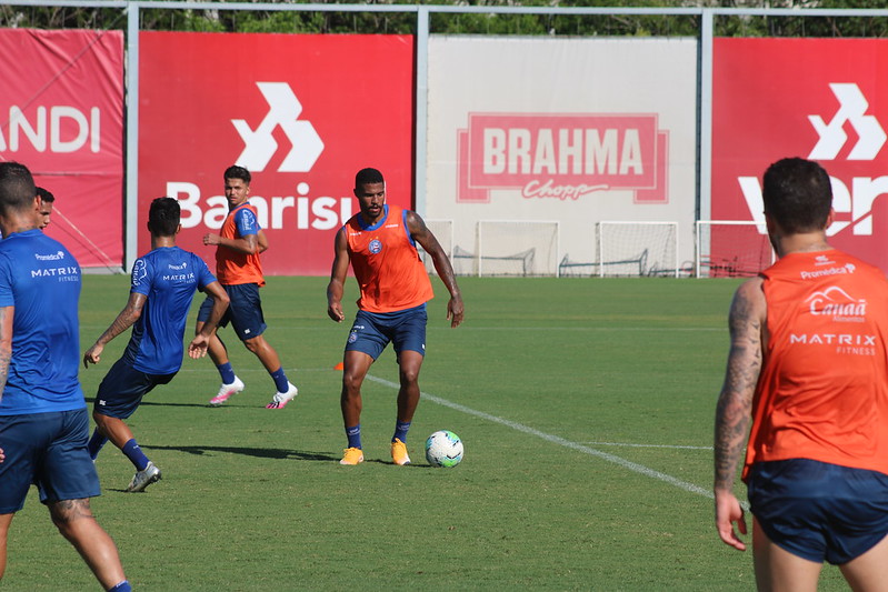 Dado perde Gilberto, mas terá reforços no Bahia para enfrentar Atlético-GO