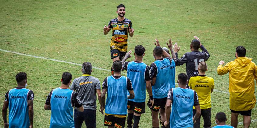 Novorizontino venceu o Fast Clube-AM na ida por 1 a 0 (Foto: João Normando)