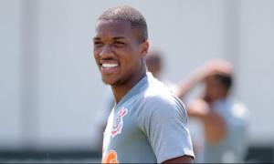 Clube árabe tem interesse em volante do Corinthians; Ponte pode se dar bem