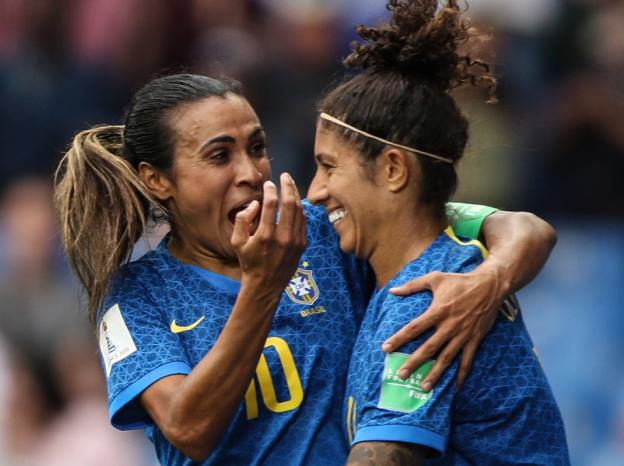 Seleção feminina fará jogos-treinos contra times masculinos em preparação no Sul