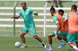 Artilheiro deixa futuro em aberto: 